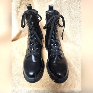 Combat platform bootie
